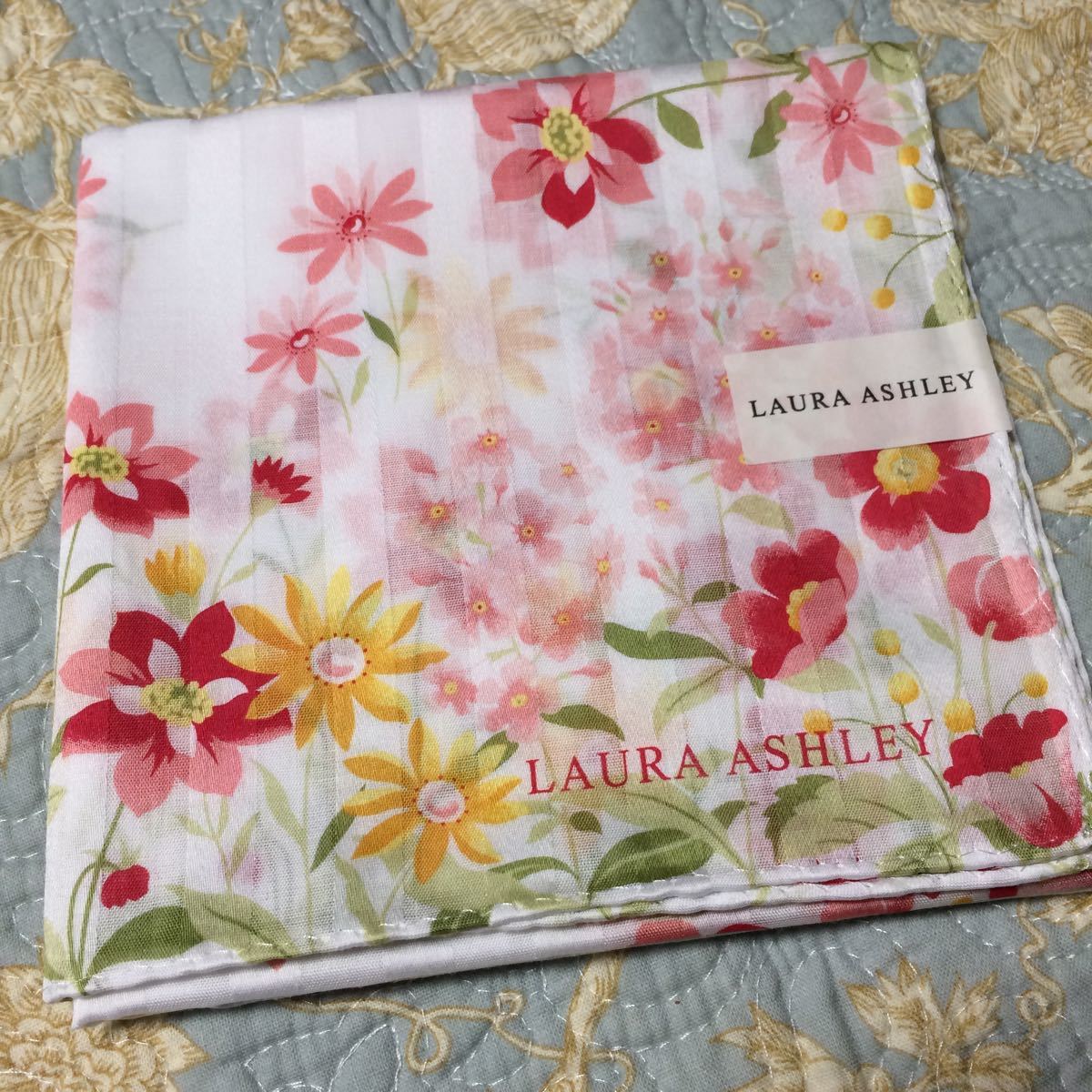 Yahoo!オークション - LAURA ASHLEY ローラアシュレイ 大判 ハンカチ...