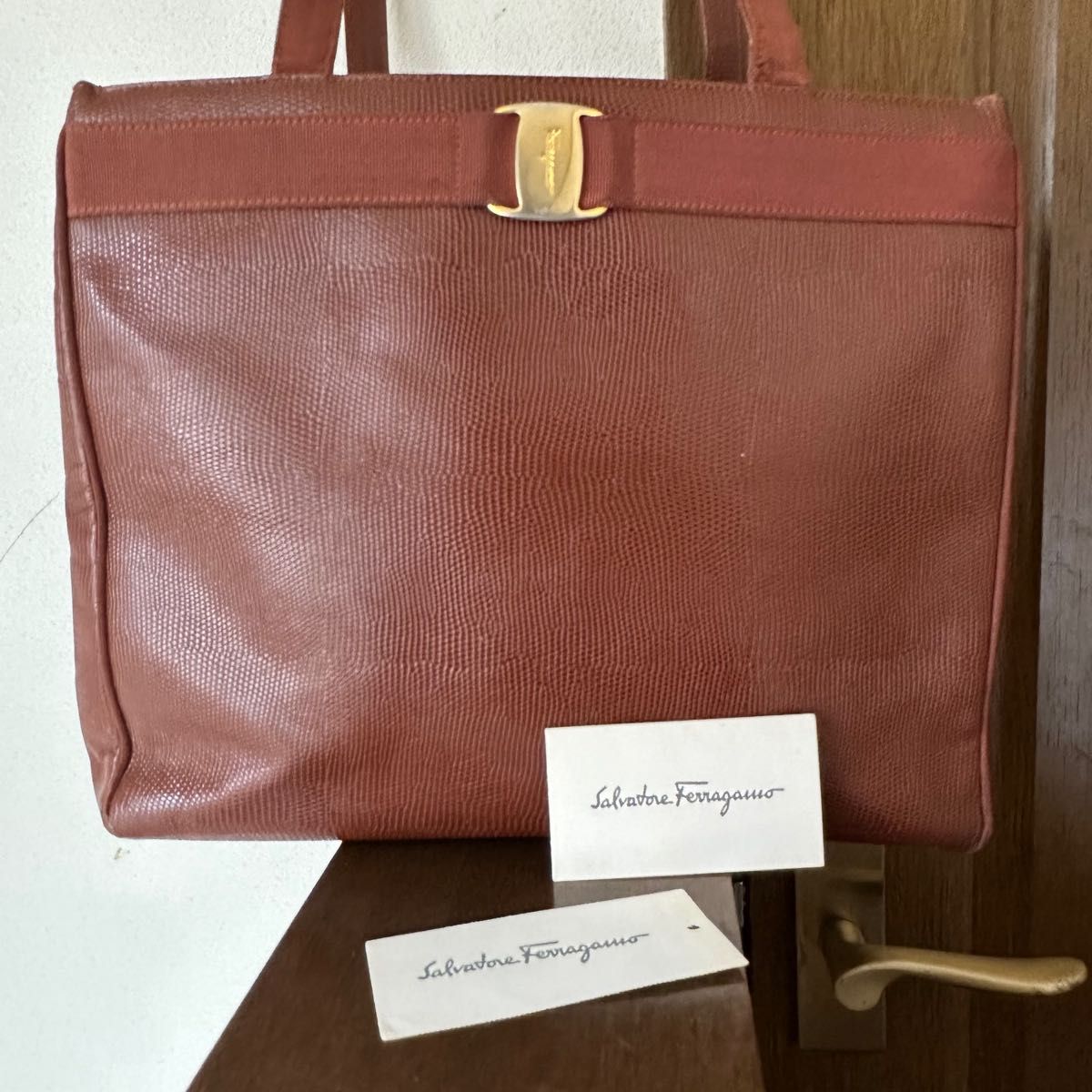 ★Salvatore Ferragamo フェラガモ  ヴァラ リザード型押しレザー ハンドバッグ トート ショルダー ブラウン系