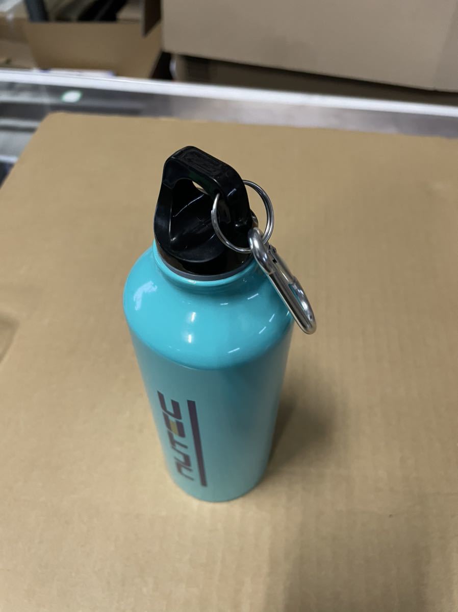新品 非売品 NUTEC ニューテック 水筒 アルミボトル カラビナ付き ノベルティの画像2