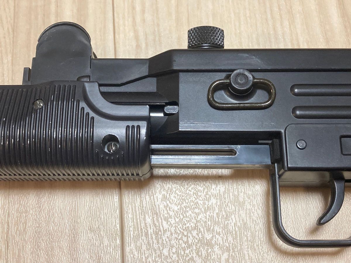 東京マルイ 10歳用 エアコッキングガン UZI 予備マガジン付き 東京マルイ 10歳用 エアコッキングガン UZI 予備マガジン付き