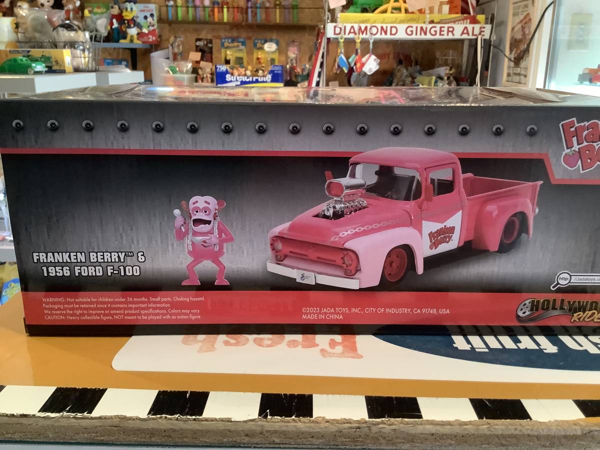  1:24 GENERAL MILLS 1956 FORD F-100 w/ FRANKEN BERRY【フランケン ベリー】ミニカー_画像3