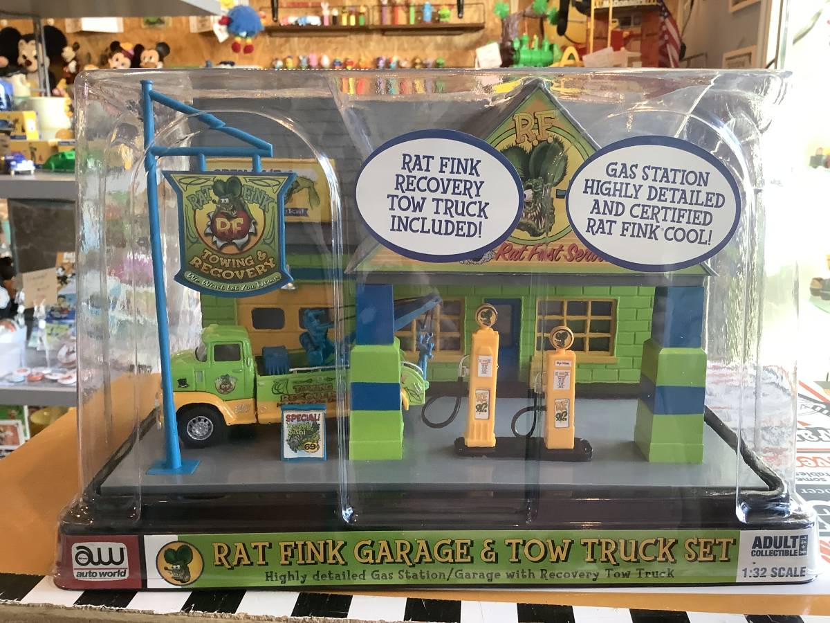 AUTO WORLD 1:18 RAT FINK LUCKY No.13 FIRE TRUCK w/ RAT FINK AUTO WORLD 1:18 RAT FINK LUCKY No.13 FIRE TRUCK w/ RAT FINK