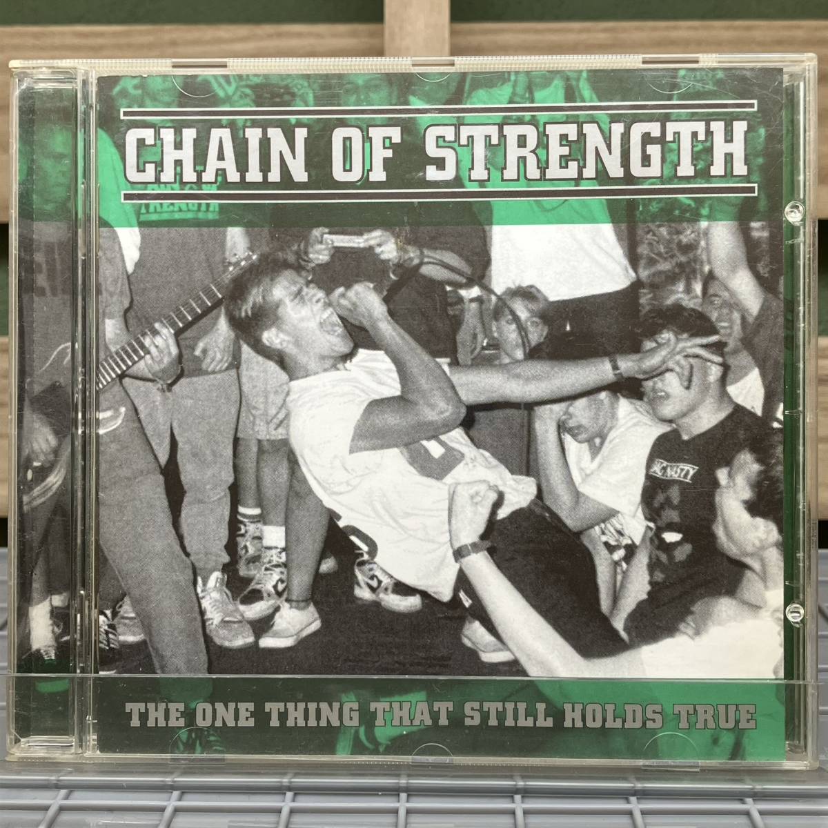 CHAIN OF STRENGTH 「 THE ONE THING THAT STILL HOLDS TRUE 」 CD / Rev:10 (REVELATION RECORDS)_画像1
