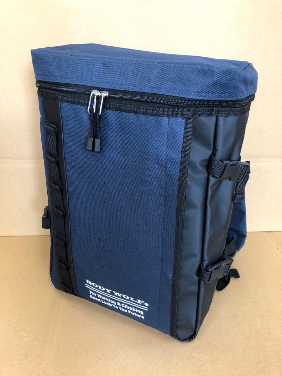 新品未使用　送料無料　キッズ　メンズ　レディース　通勤通学　リュックサック　バックパック　Dパック　スクエア型バッグ　部活バッグ　