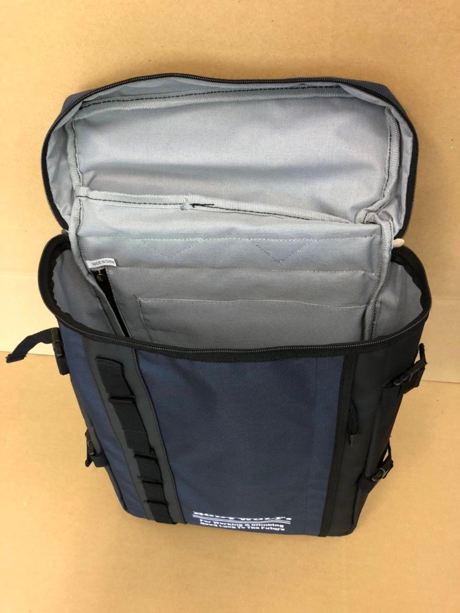 新品未使用　送料無料　キッズ　メンズ　レディース　通勤通学　リュックサック　バックパック　Dパック　スクエア型バッグ　部活バッグ　
