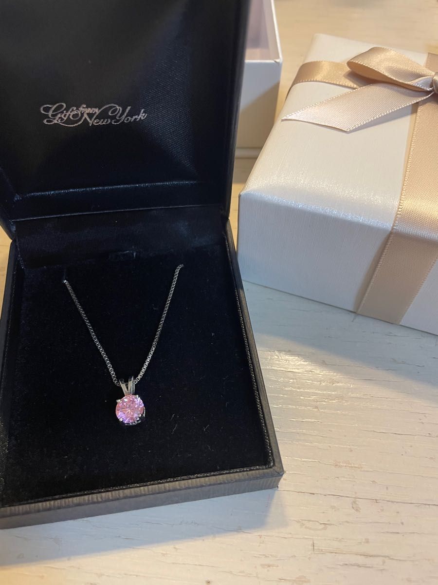 ピンクのキュービックジルコニア（人工ダイアモンド）のネックレスです 定価15800円です 一枚目後方のラッピングの箱おつけします Yahoo!フリマ（旧）のサムネイル
