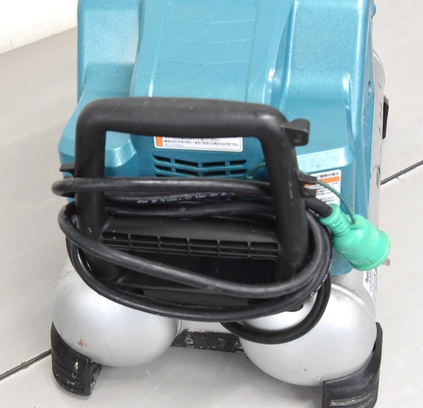 NY9-328【現状品】makita エアコンプレッサ　AC462XL　11L　マキタ　エアーコンプレッサー　動作確認済　中古品　長期保管品_画像8