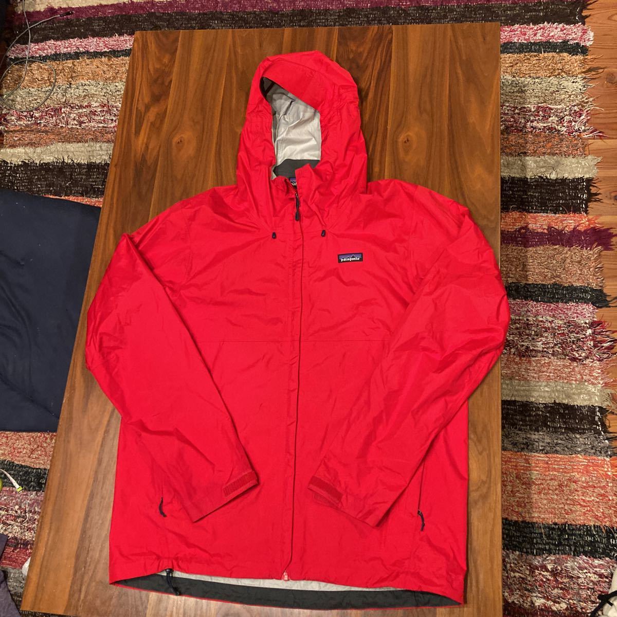 キレイ! Patagonia トレントシェル ジャケット size L 赤 パタゴニア ナイロン レインジャケット 釣り アウトドア 海 山 マウンテンパーカ