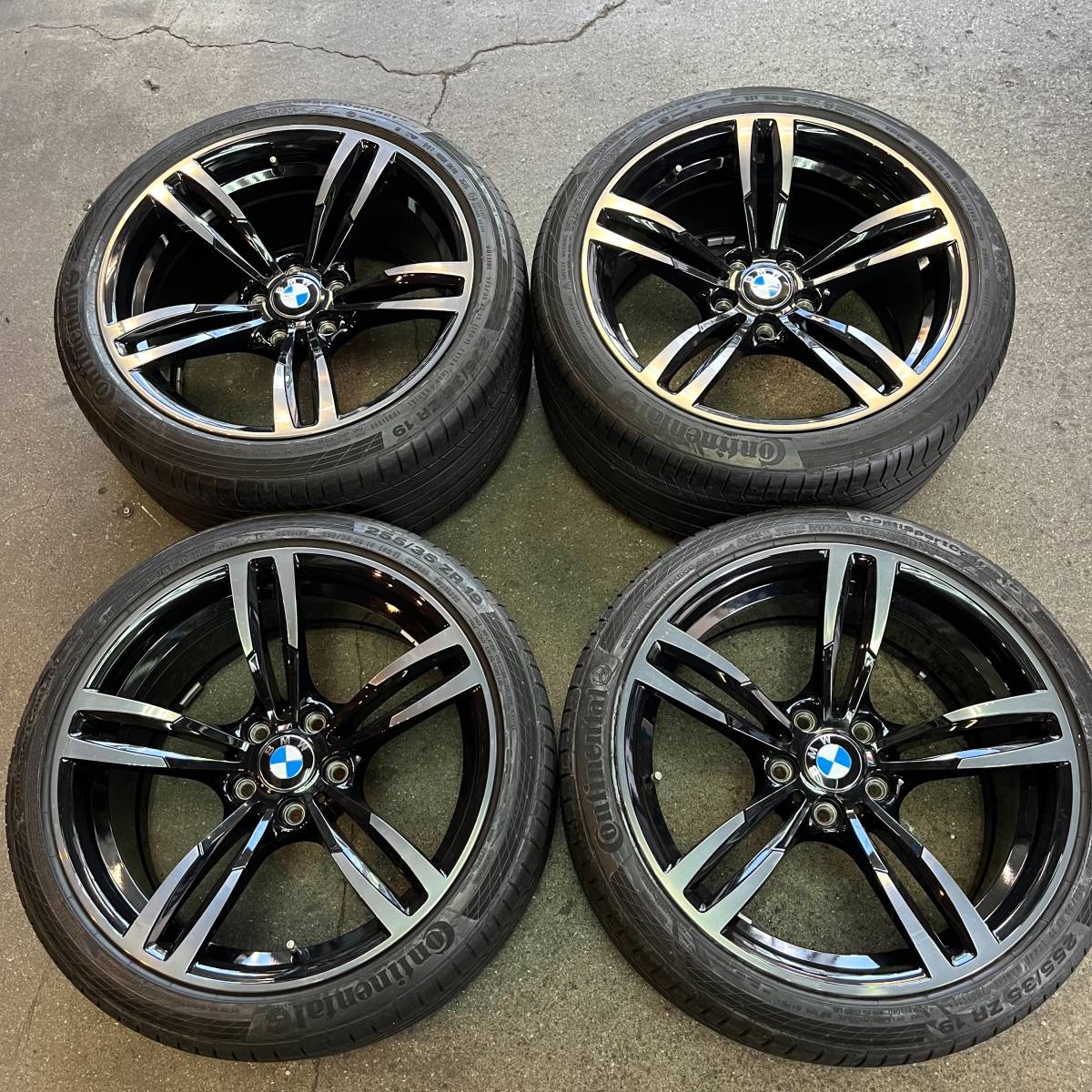 激安中古タイヤホイールSET BMW M4 純正 [ F80 F82 F87 M2 M3 5/120 9-19 10-19 competition コンペ コンペティション ]の画像1