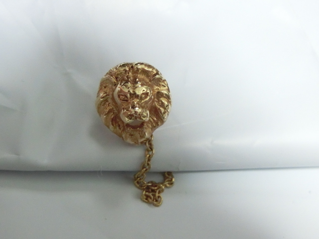 *K18 tiepin tie tack lion lion 