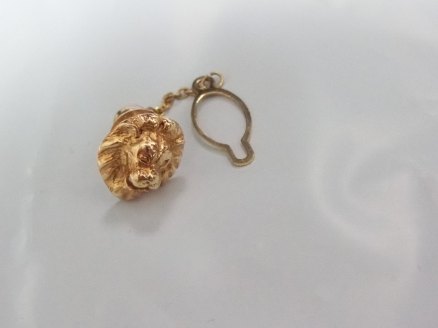 *K18 tiepin tie tack lion lion 