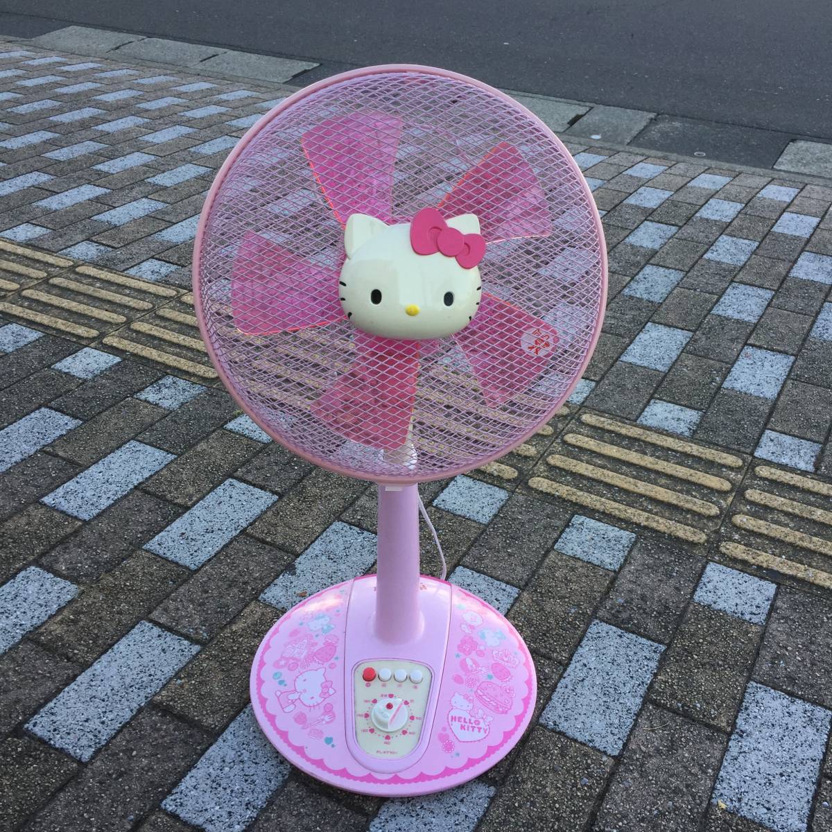 □SANRIO サンリオ キティちゃん 30cm リビング扇 扇風機 FL-KT301 株式会社フィフティ社製 ピンク【動作品】 _画像1