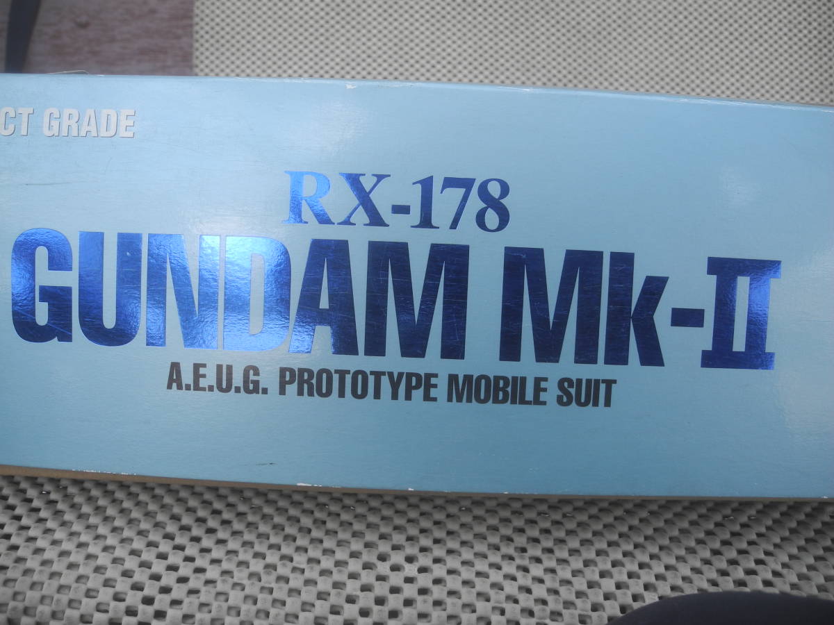 【新品未開封】PG 1/60 RX-178 ガンダムMk-II ＜機動戦士Zガンダム＞ プラモデルキット BANDAI_画像4
