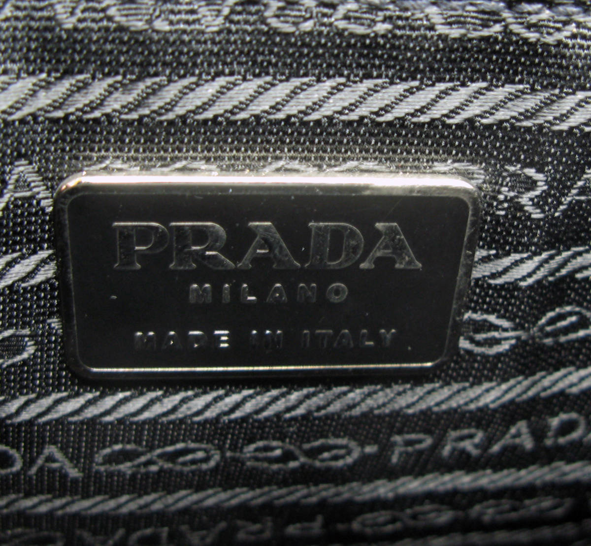 PRADA Full leather Briefcase Business Bag V119X Brand New （ プラダ 本革 総革 ブリーフケース ビジネスバッグ 未使用 展示品 正規品_画像9
