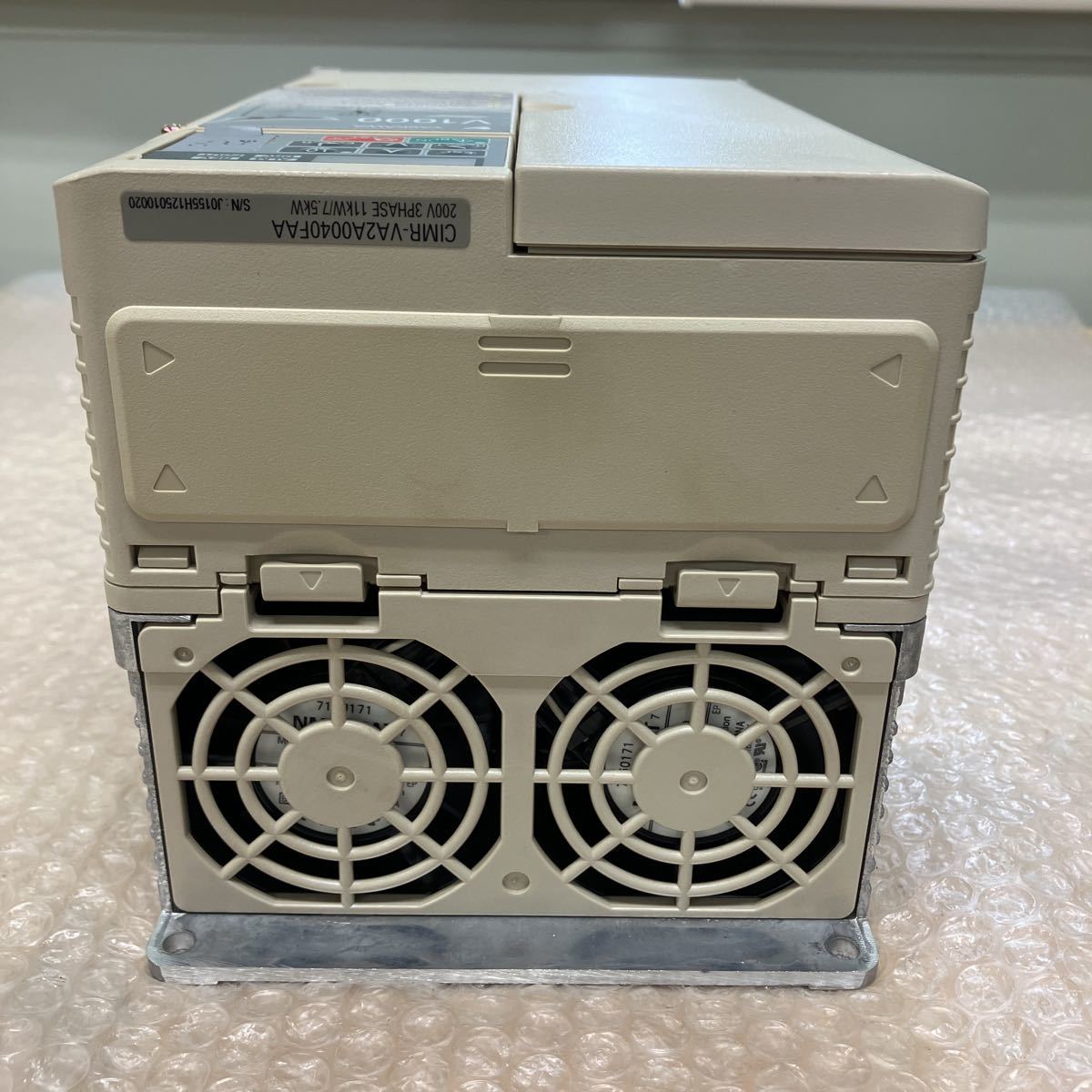 安川電機 YASKAWA CIMR-VA2A0040FAA インバータ 通電確認のみ O-719