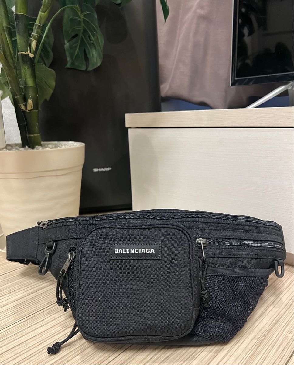 Balenciaga バレンシアガ ボディバッグ クロスボディ ウエストポーチ