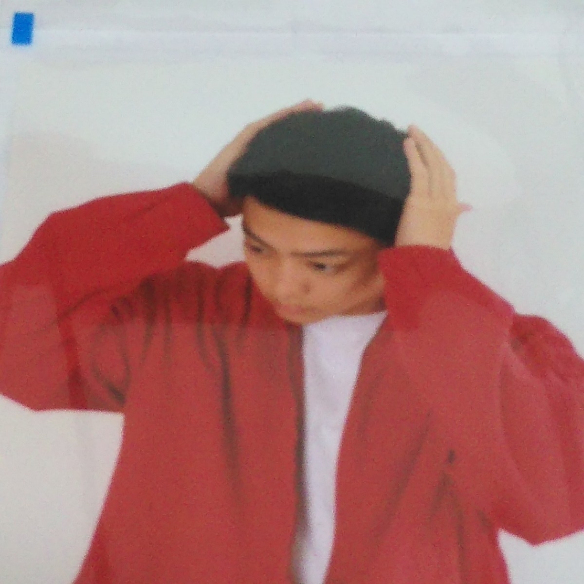 Paypayフリマ 伊藤健太郎プロマイド 赤ジャンパー ジーンズ 頭に手を当てる Paypayフリマ 伊藤健太郎プロマイド 赤ジャンパー ジーンズ 頭に手を当てる
