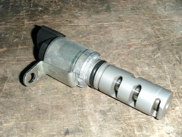 クラウン DBA-GRS204 オイルコントロールバルブ 　左ヘッド左側　純正品番15330-38010 管理番号AA5219_画像2