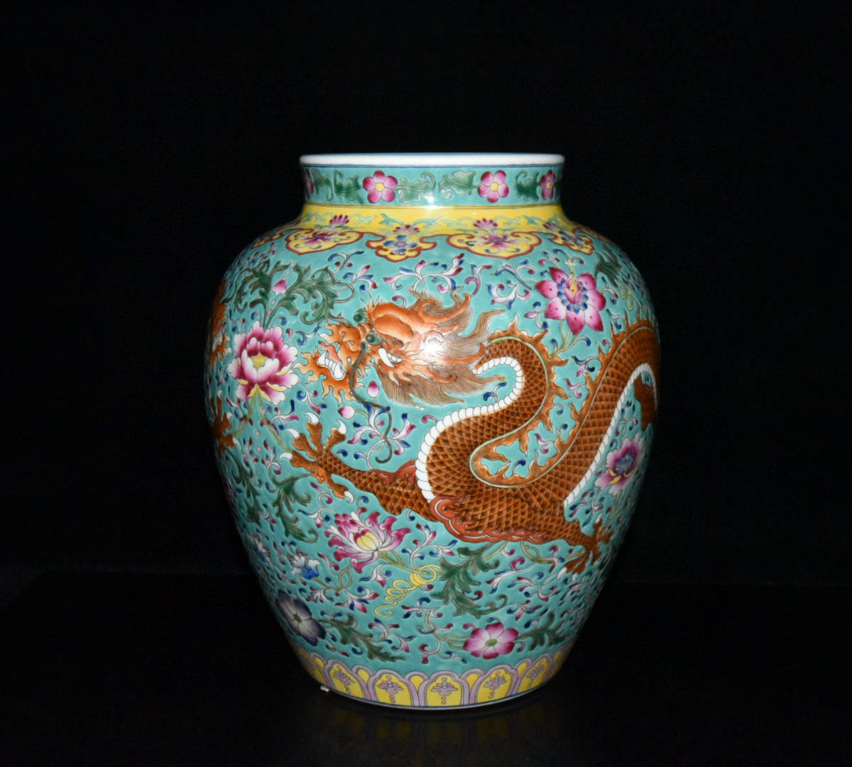 蔵友館蔵品・清・乾隆年製款・古陶瓷品・粉彩・開片・龍紋・棗子罐