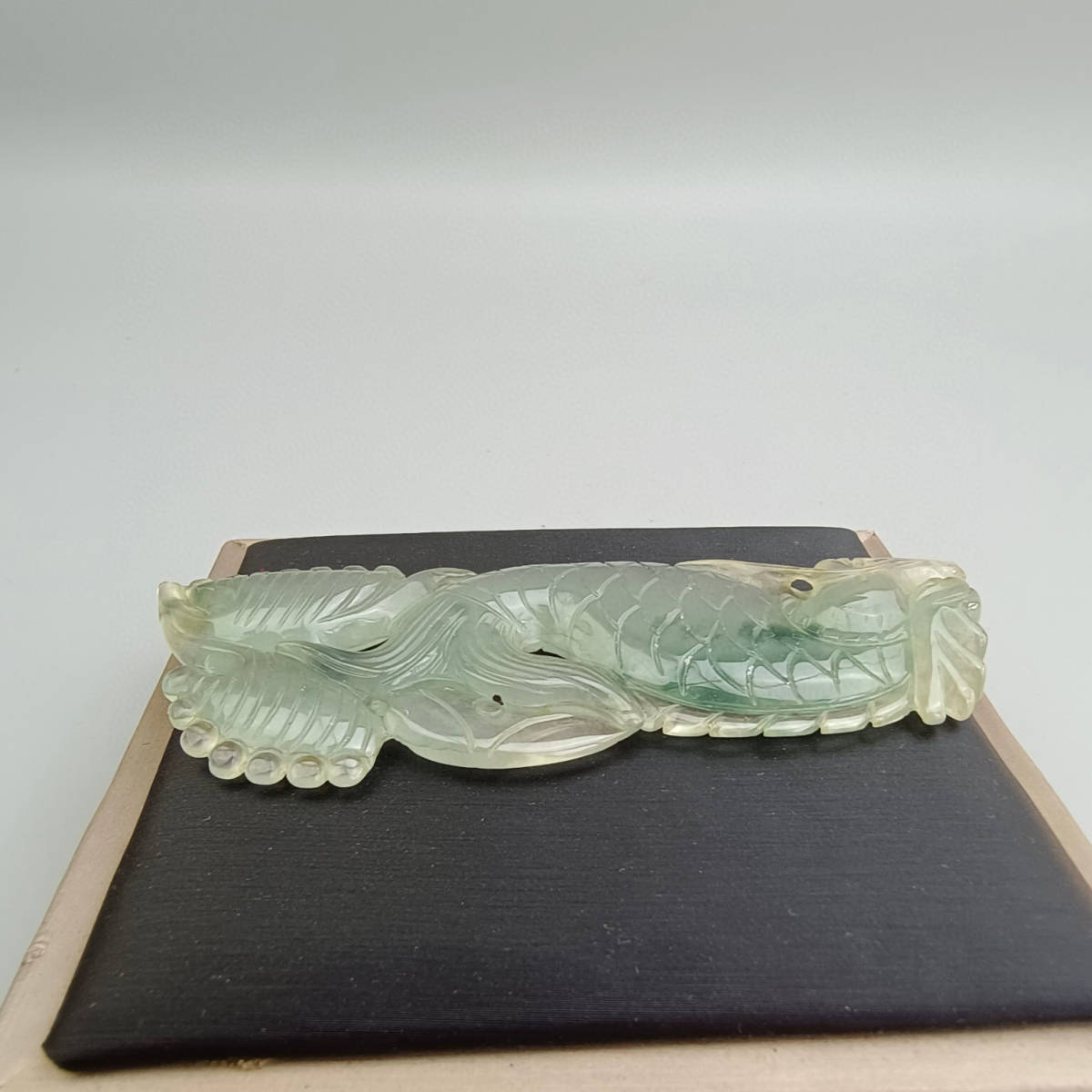 蔵友館蔵品・翡翠製・細密彫・高冰・飄藍・龍魚ペンダント】・希少珍品