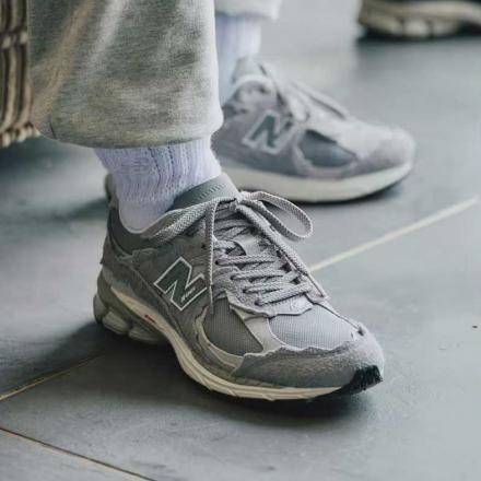 買取り実績 送料無料 美品 NEW BALANCE ローカットスニーカー グレー