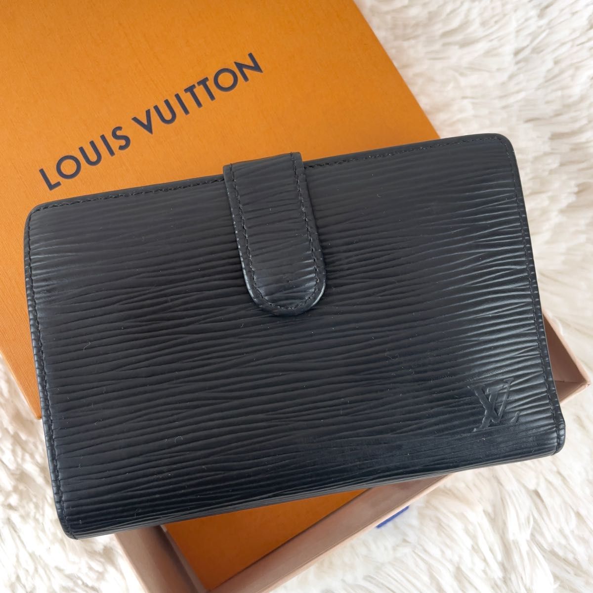 ルイヴィトン LOUIS VUITTON がま口 折り財布 ポルト モネ ビエヴィエノワ エピ ブラック 黒