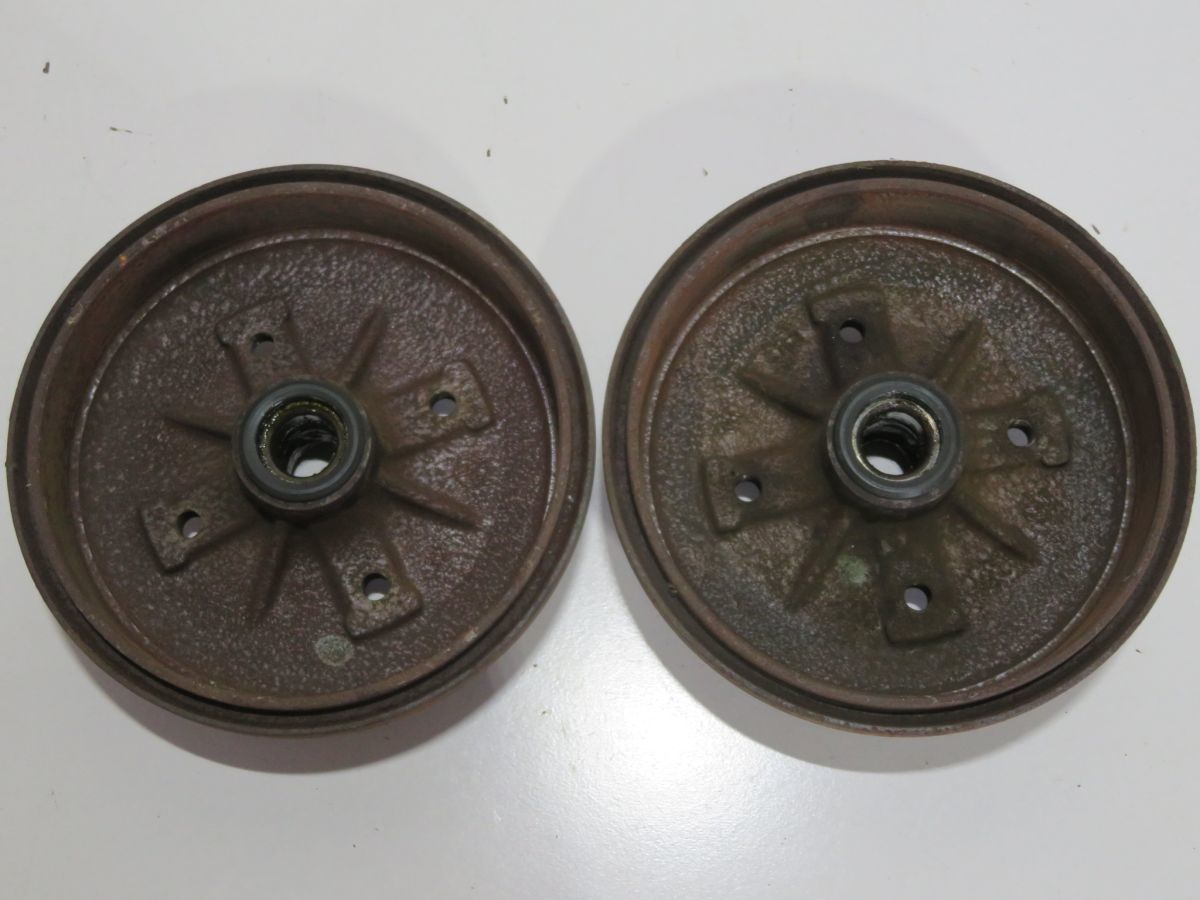 23-25-41 air cooling VW Volkswagen type 1 Beetle [ front left right drum brake hub ]