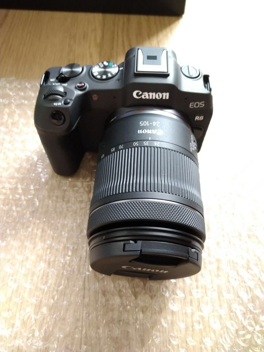 Canon EOS R8 + RF24-105mm F4-7 1 ミラーレス一眼カメラ Canon EOS R8 + RF24-105mm F4-7 1 ミラーレス一眼カメラ