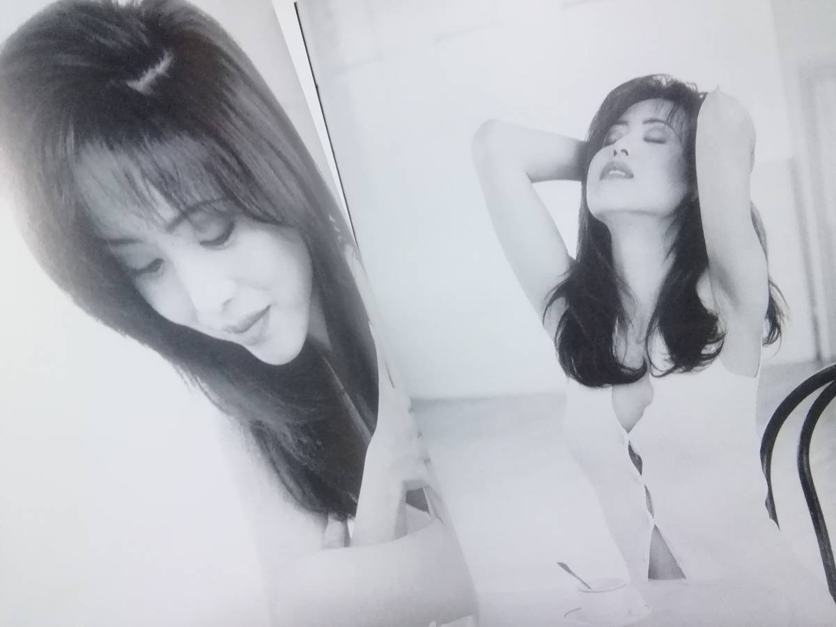 ☆絶版☆ 松田聖子 写真集【SEIKO MATSUDA IN PARIS】1997年出版 ☆絶版☆ 松田聖子 写真集【SEIKO MATSUDA IN PARIS】1997年出版