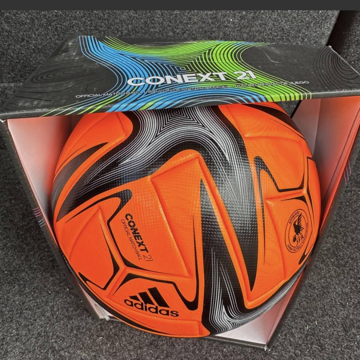 【値下げしました！！！】サッカーボール アディダス コネクト21 プロ FIFA 公認球 5号 サッカー ボール かっこいい おしゃれ