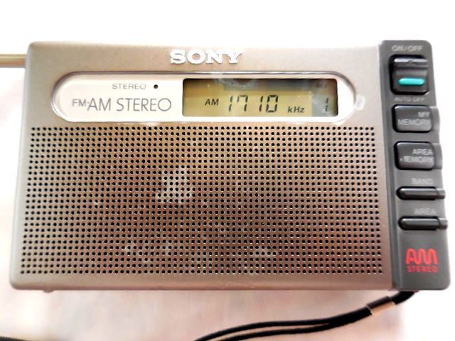 ★最終値下げの超特価品★SONY ソニー 携帯ラジオ FM AM STEREO RADIO (型番:SRF-M100) 送料185円♪_画像3