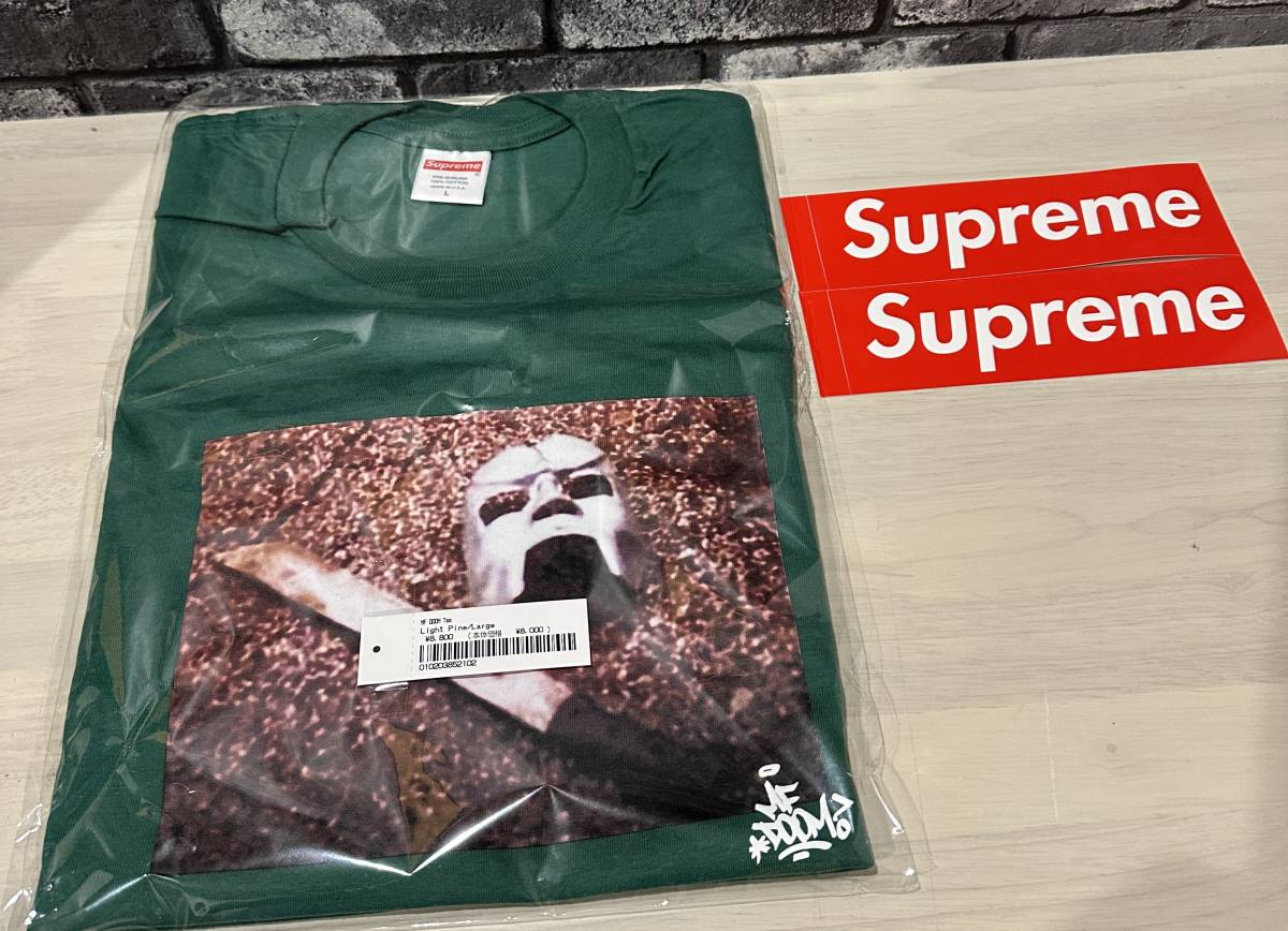 新品正規 サイズL 23FW Supreme Mf Doom Tee Light Pine シュプリーム