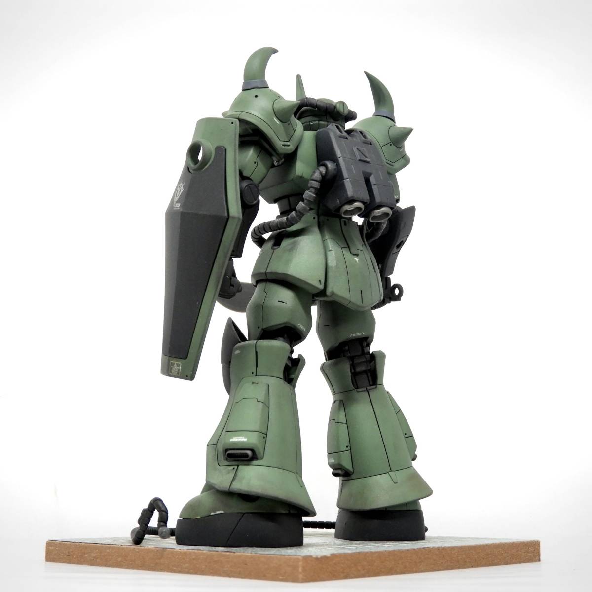 HGUC グフ revive / ガンプラ 完成品