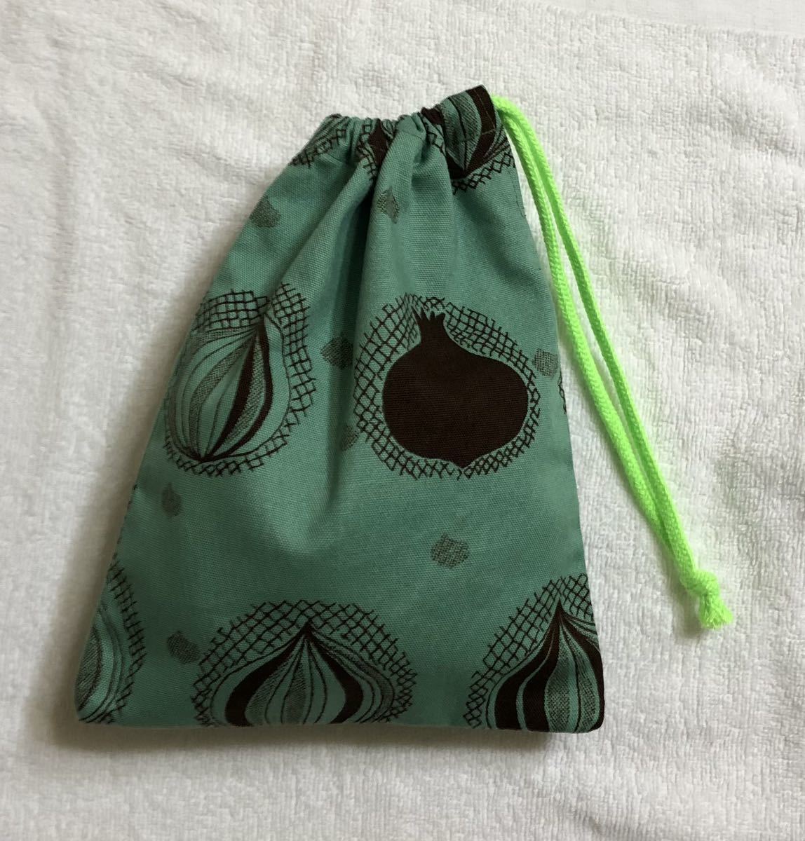 【YUWA生地】巾着袋・給食袋・コップ袋/玉ねぎ柄・緑　A-28_画像1