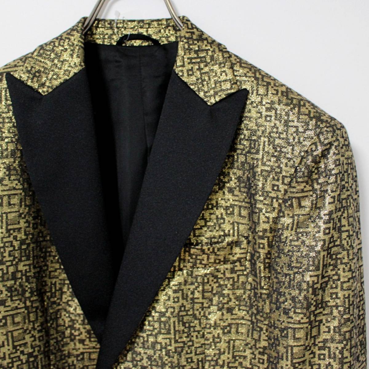 新品 ヴェルサーチ イタリア製 定価176000円 美麗荘厳な逸品 ゴールドジャケット 46（M）相当 金　Ｋ2497_画像6
