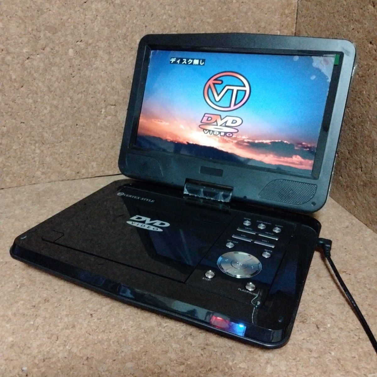 ヴァーテックス10 1インチ ポータブルDVDプレーヤー PDVD-V10 ヴァーテックス10 1インチ ポータブルDVDプレーヤー PDVD-V10