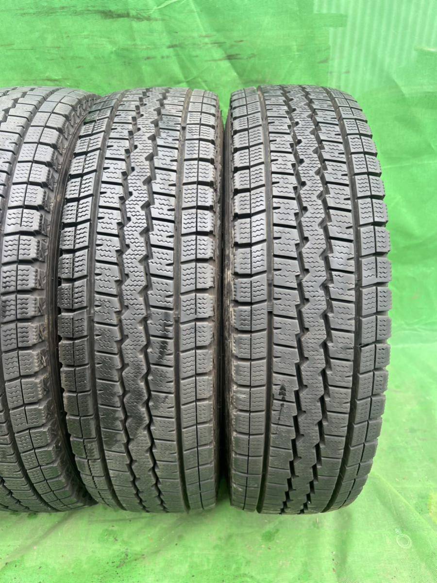 165R13 8P.R LT DUNLOP WINTER MAXXスタッドレスタイヤ4本2021年製_画像2