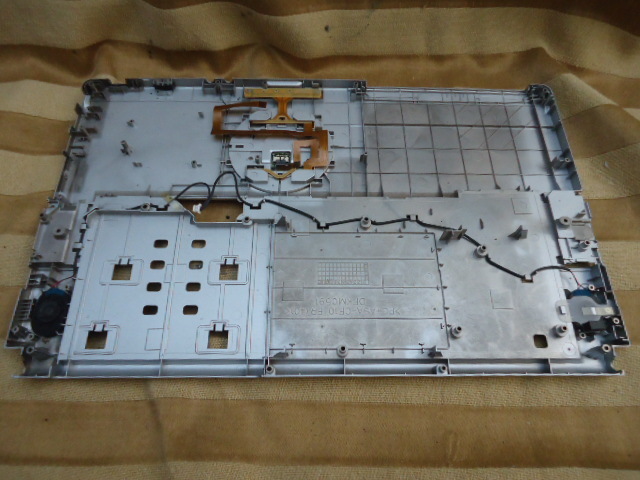 panasonic DFKM0591 CF-B10 / CF-B11 表版　ベゼル　ポインター・ステレオスピーカー付き　動作品_画像2