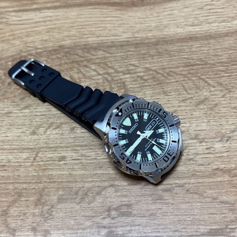 人気ショップ SEIKO ブラックモンスター SKX779 海外モデル