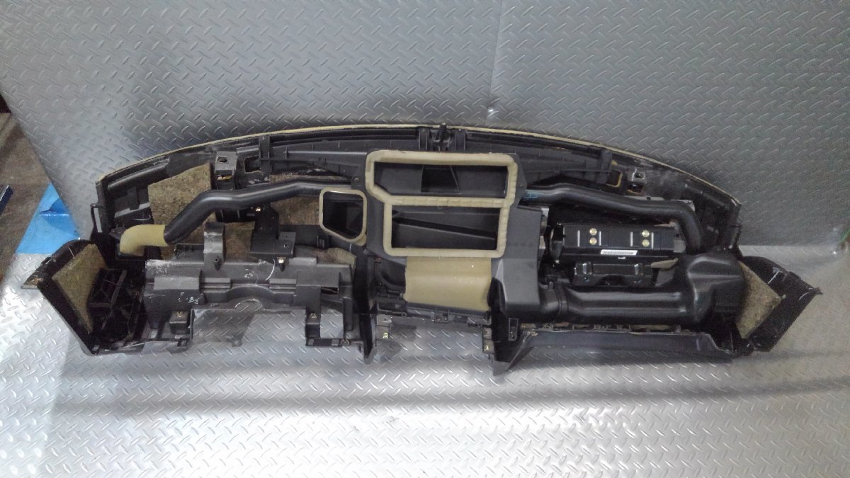 ER34/R34 スカイライン 25GT インパネ インストールメントパネル 4ドア