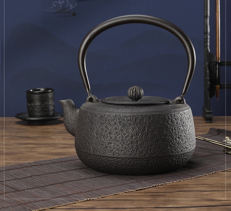 一等品 高級感満載 砂鉄 南部鉄器 大容量鉄壺 コーティングなし 手作り鉄 やかんを沸かす お茶の道具 5色選択