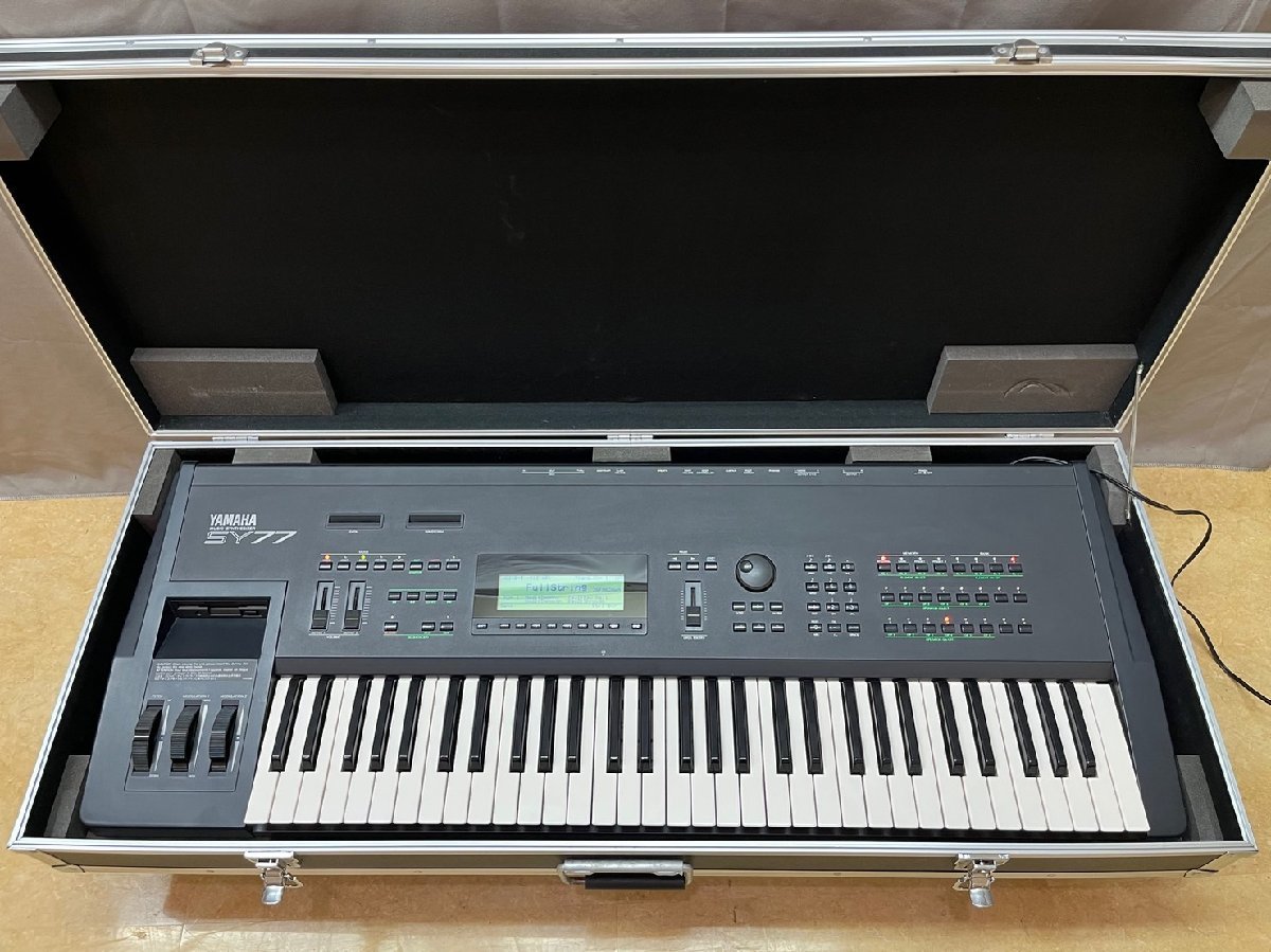 凸0196 中古品 楽器 シンセサイザー YAMAHA SY77 ヤマハ ハードケース