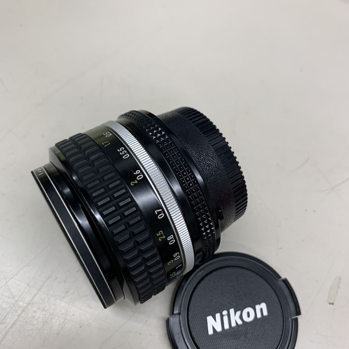 K274【美品】Nikon ニコン 純正 NIKKOR 50mm MF 高級単焦点レンズ 1:1.4 希少な作動品の画像3