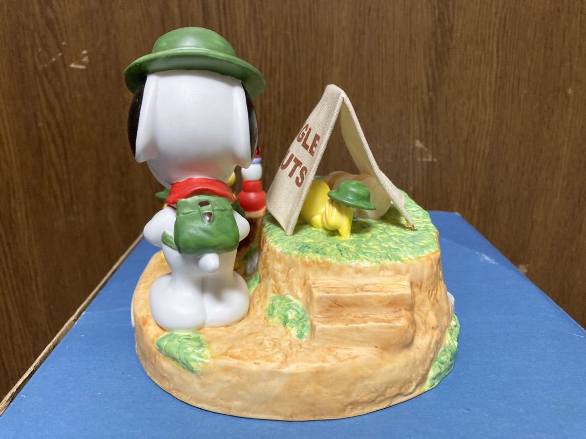 SNOOPY MUSIC BOX United Feature Syndicate Figure BEAGLE SNOOPY MUSIC BOX United Feature Syndicate Figure BEAGLE