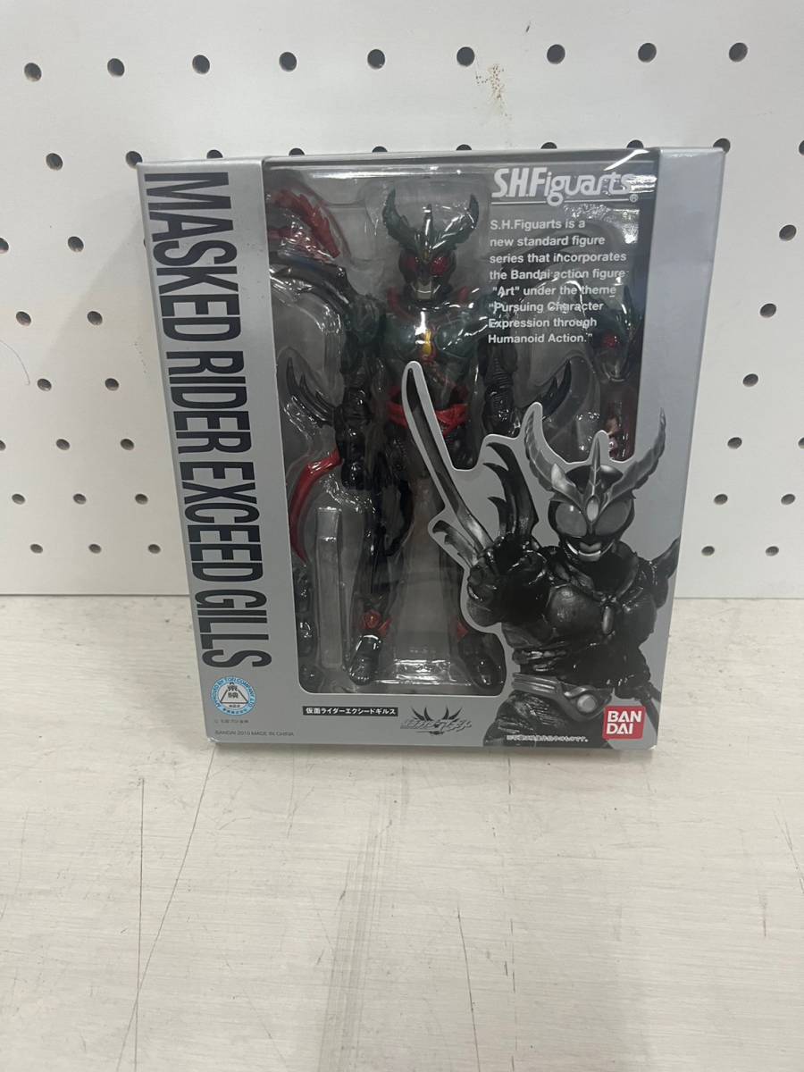 【C-880】フィギュア S.H.Figuarts 仮面ライダーエクシードギルス 中古 激安 _画像1