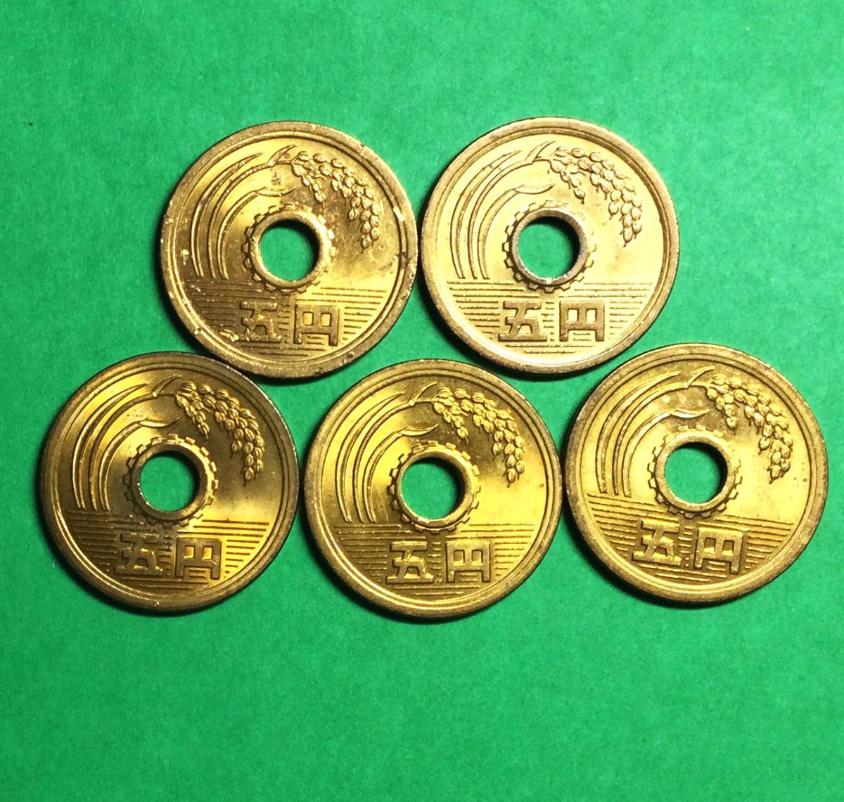 3930　　【優美品】　昭和4９年　５円黄銅貨ｘ５_画像2