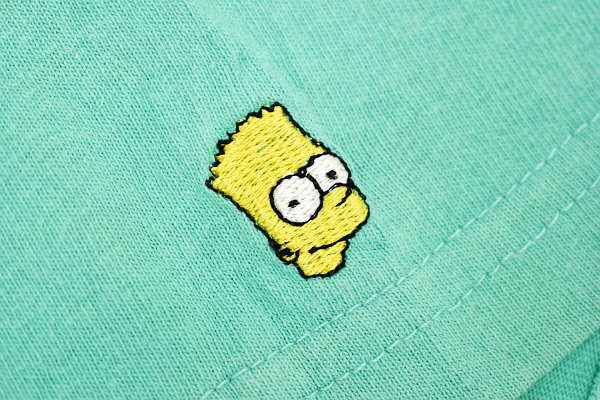 Y-6441★送料無料★美品★the Simpsons ザ シンプソンズ 公式★正規品 ポケット付き 刺繍 グリーン緑色 半袖 T-シャツ Ｍ_画像5