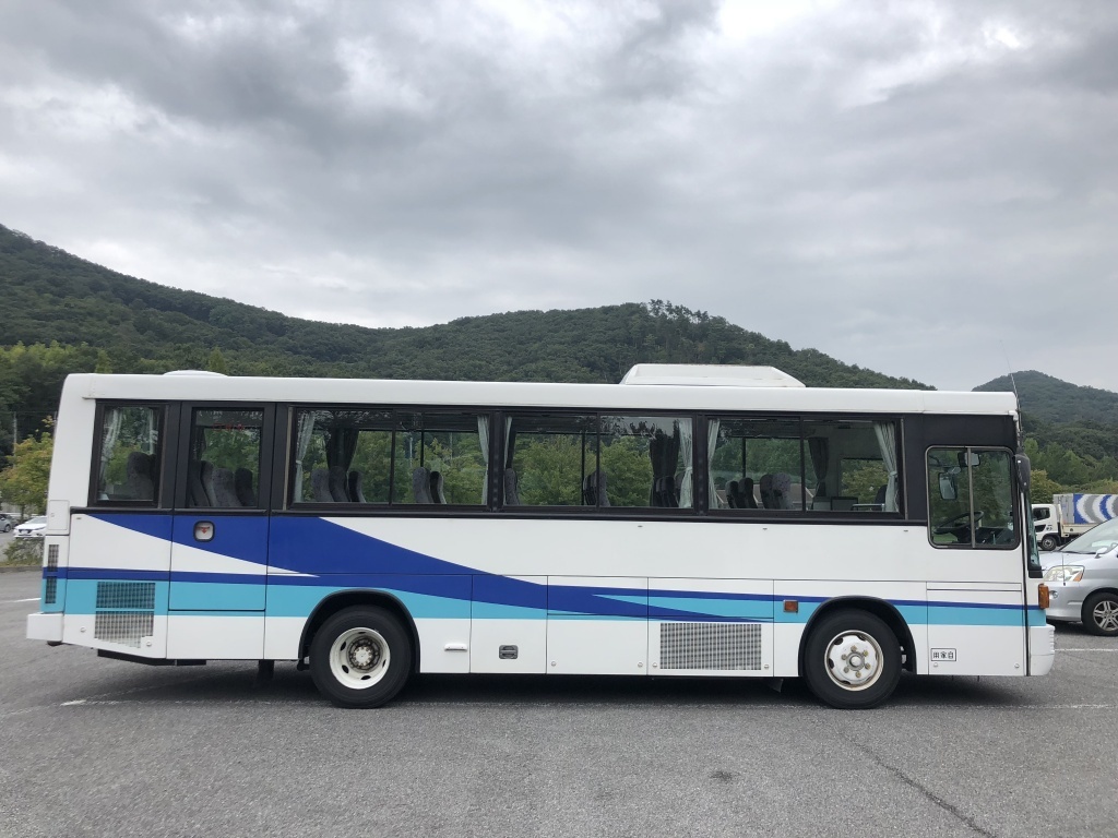  Nissan Diesel meeting and sending off specification 9m bus exhaust gas measures real running 143000km seat 42 person public high school . use bottom rust little engine, air conditioner etc. good condition 