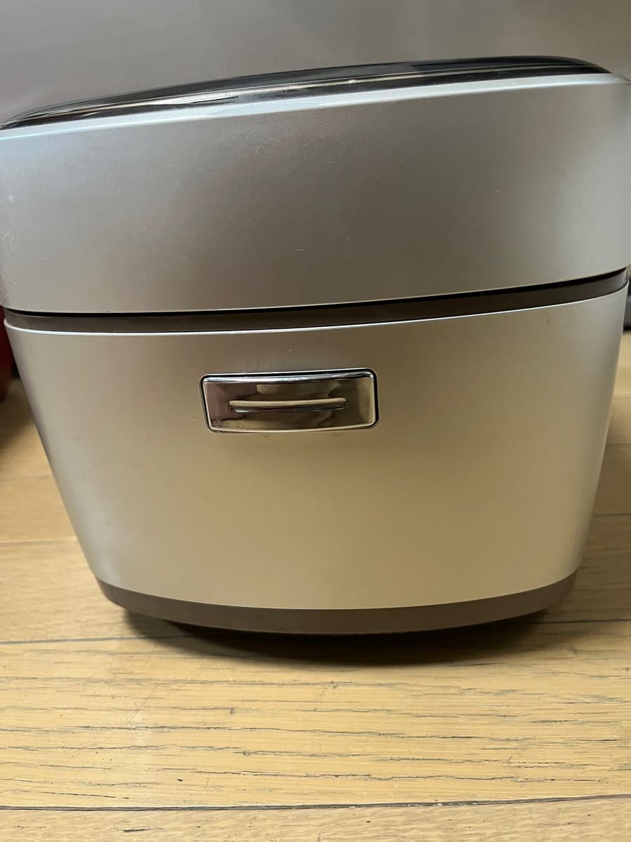 三菱電機　IH炊飯器3.5合炊き　NJ-ST06R-N 2018年製