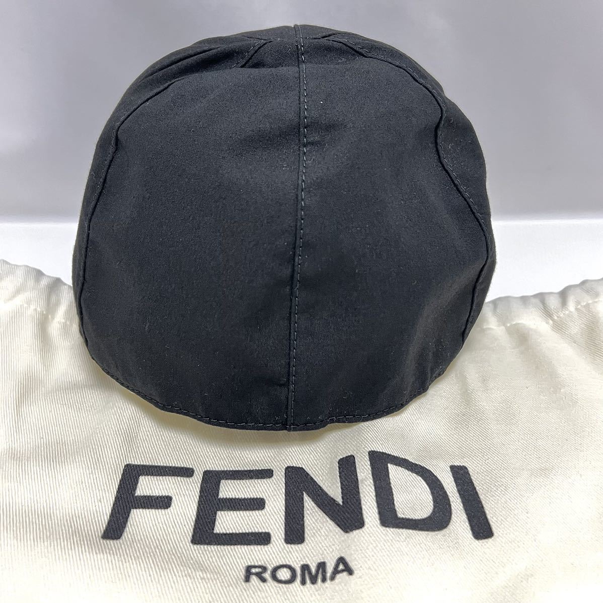 S 新品 FENDI フェンディ リバーシブル ベースボール キャップ ブラック レザー FFロゴ FF ズッカ 柄 立体ロゴ 刺繍 モノグラム 帽子  黒